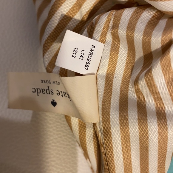 Kate spade cross body bag. EUC - Picture 5 of 8